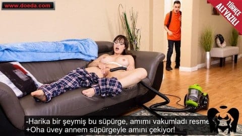 Amındaki Yangını Süpürgeyle Çıkarmaya Çalışan Üvey Annesini Suya Tuttu