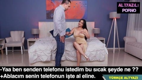 Patronun Karısı Sarhoş Olduğunda Bir Telefon Için Sikime Dokundum