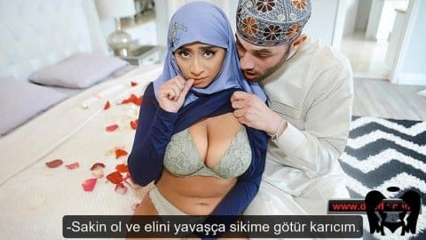 silah zoruyla sikişen kızlar